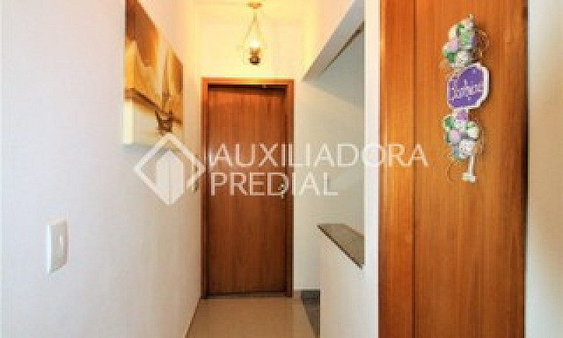 Casa À Venda Com 2 D...