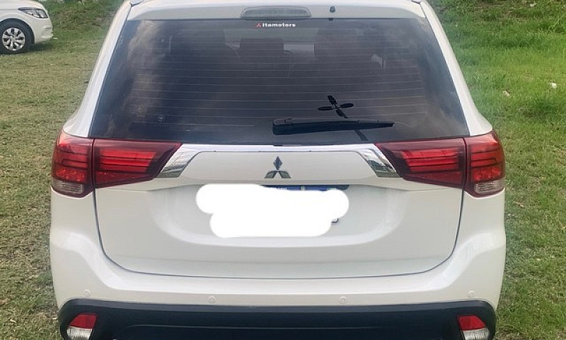 Mitsubishi Outlander...