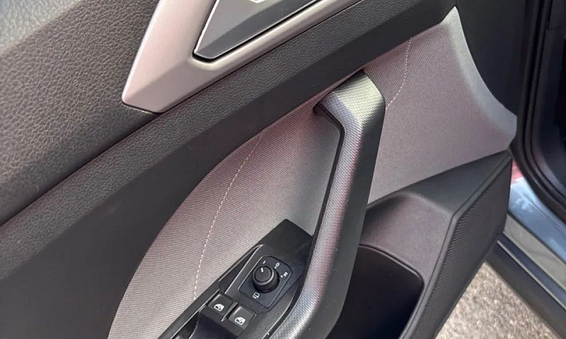 Volkswagen T-Cross C...