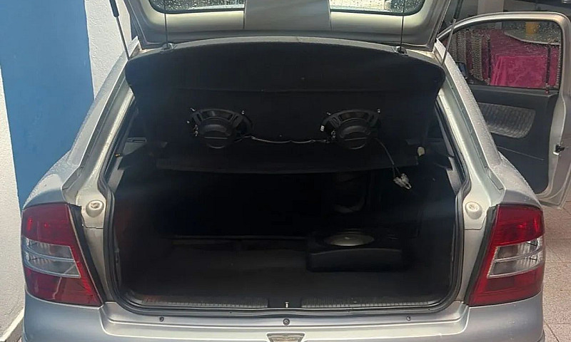 Chevrolet Astra Gl 1...