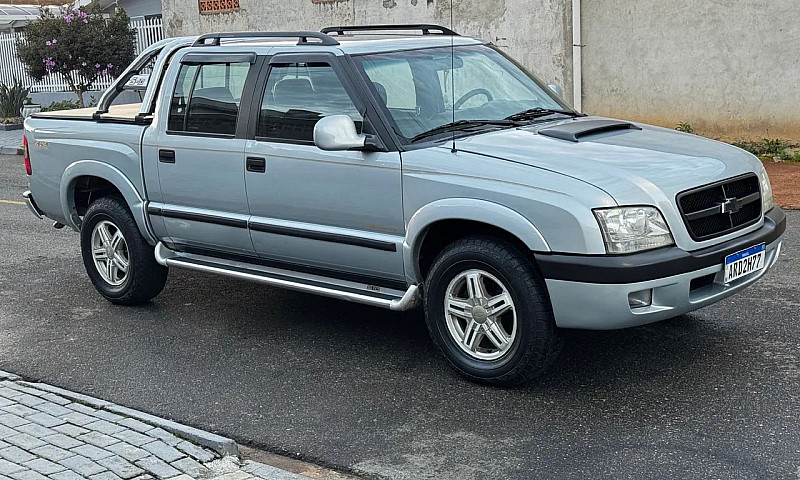 Chevrolet S10 Pick-U...