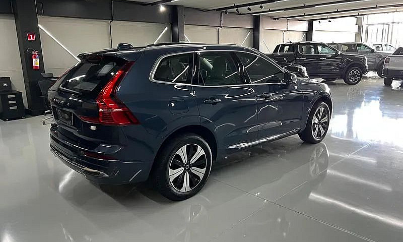 Volvo Xc-60 T-8 Plus...