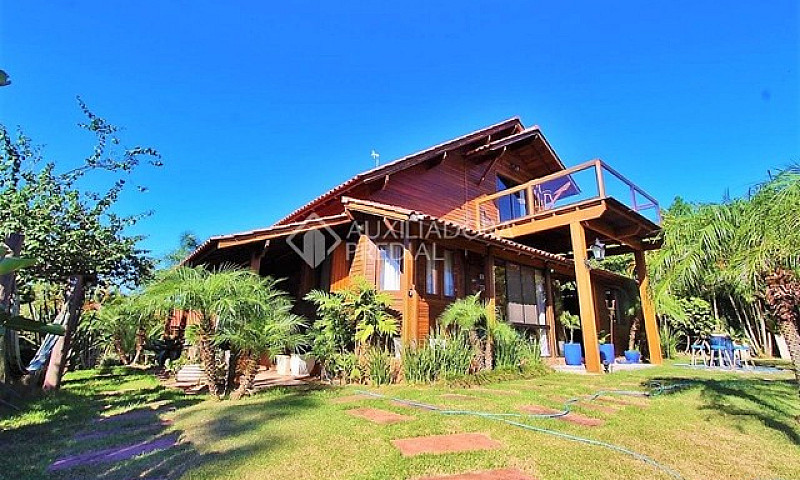 Casa À Venda Com 3 D...