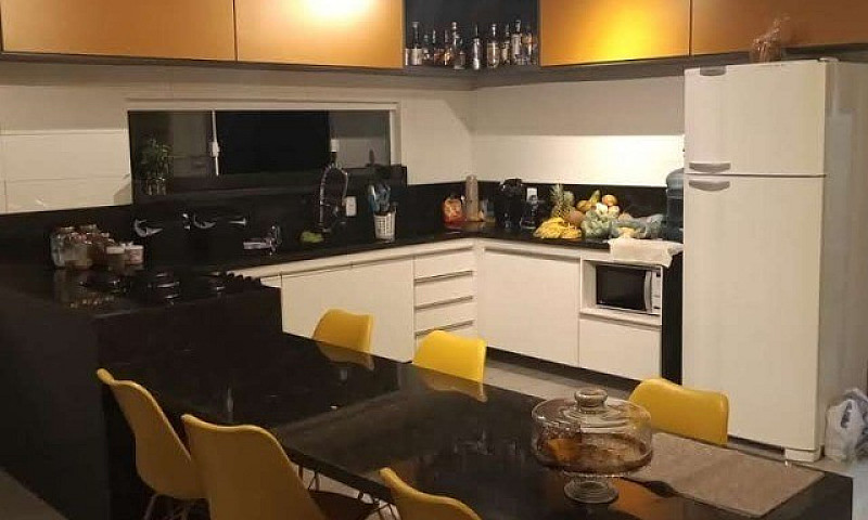 Maia Casa Em Manguin...