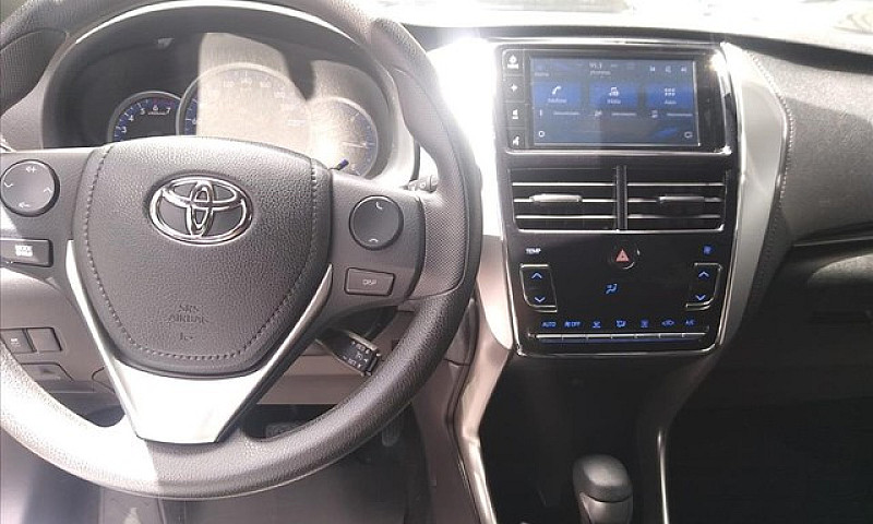 Toyota Yaris 1.5 16V...