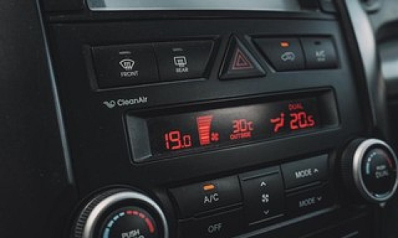 Kia Sorento V6...