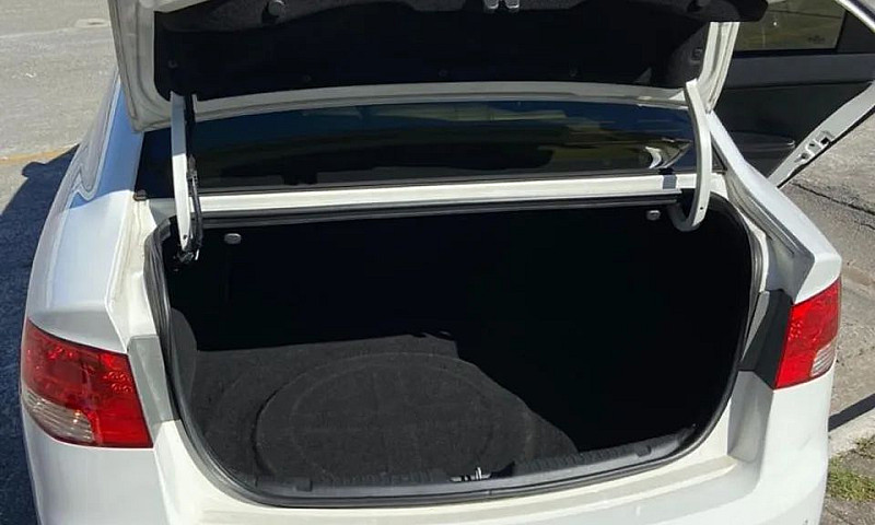 Kia Motors Cerato 1....