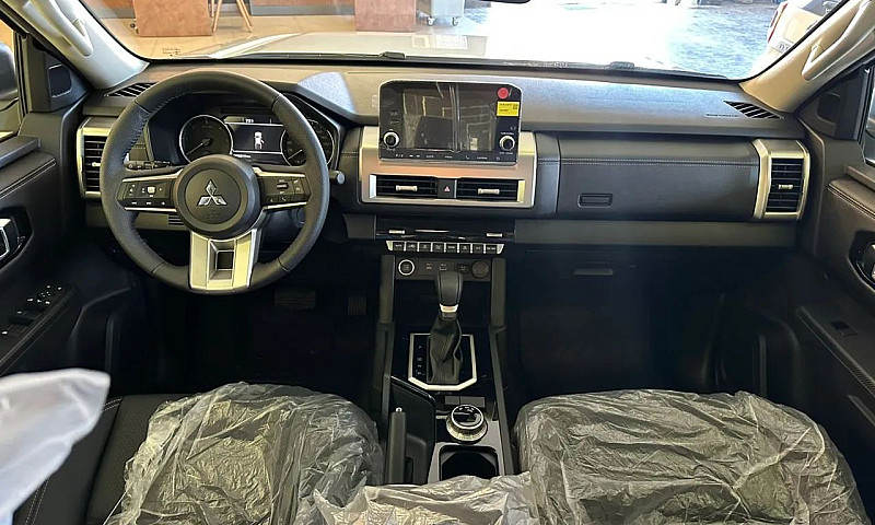 Mitsubishi Triton Hp...