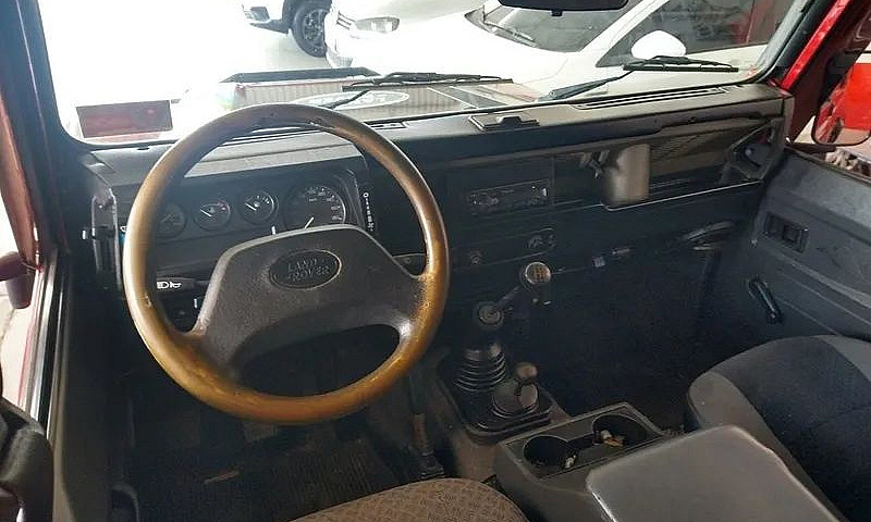 Land Rover Defender ...