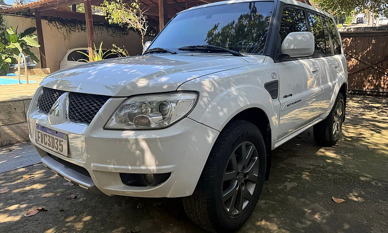 Mitsubishi Pajero Tr...