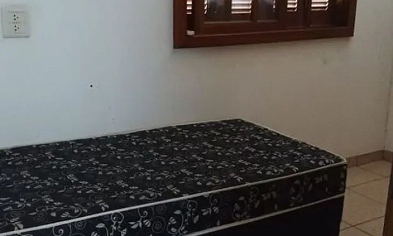Casa Com 5 Quarto(S)...