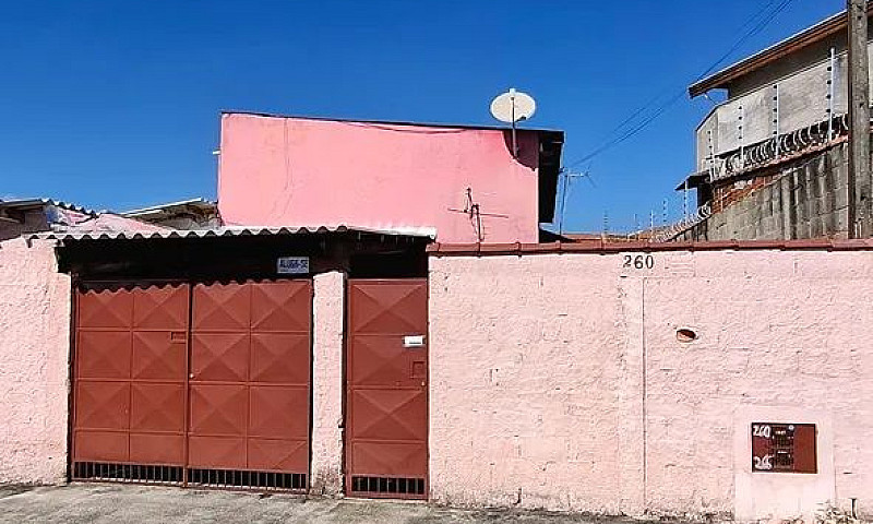 Aluga-Se Casa...
