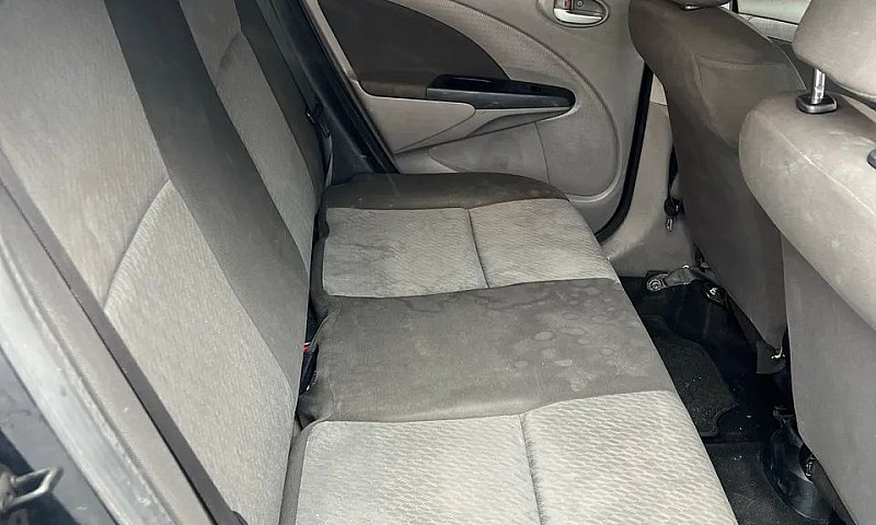 Toyota Etios Xls Sed...