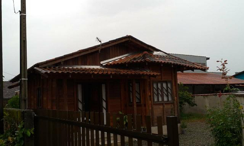 Vende-Se 2 Casas Em ...