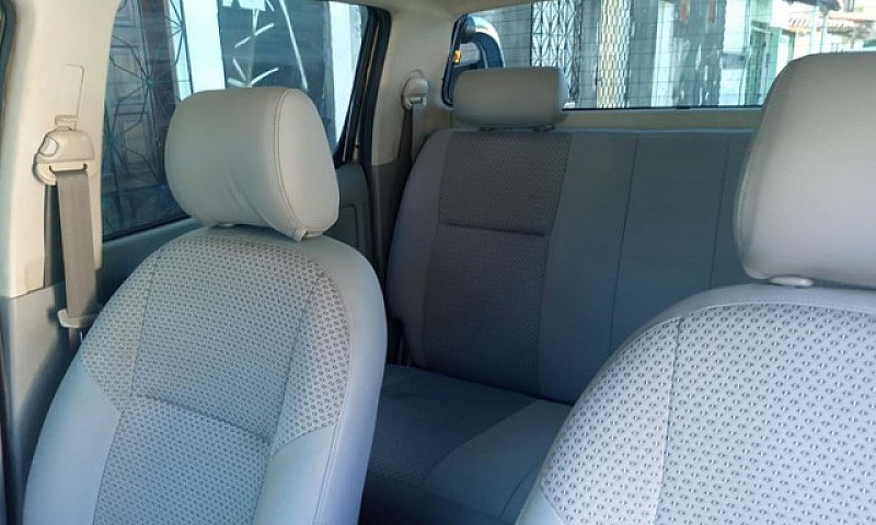 Hilux 4X4 Diesel 200...