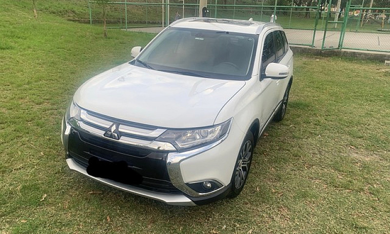 Mitsubishi Outlander...