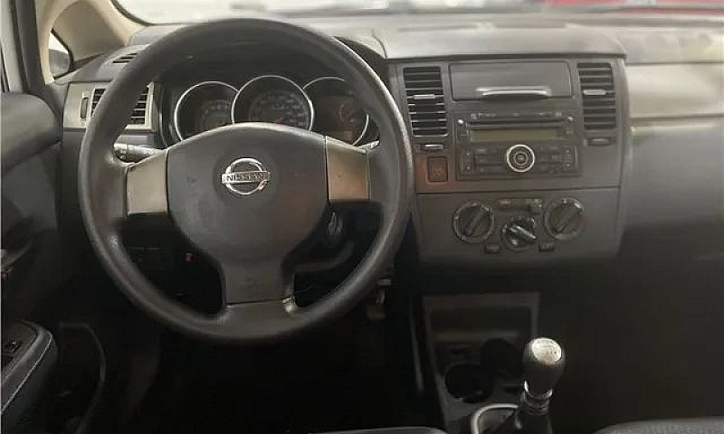 Nissan Tiida 2012 1....