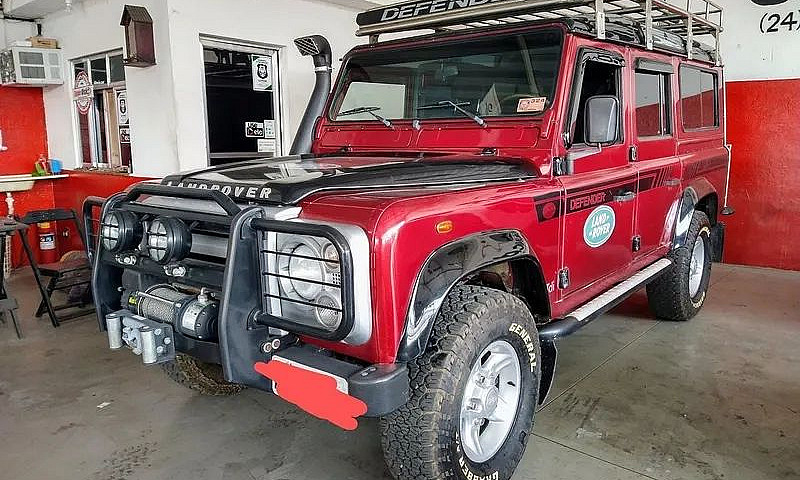Land Rover Defender ...