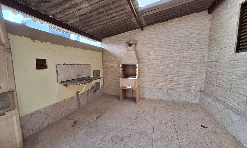 Casa Com 2 Dormitóri...