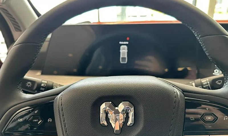 Ram Dakota Laramie 2...