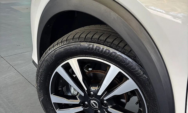 Nissan Kicks Play Se...