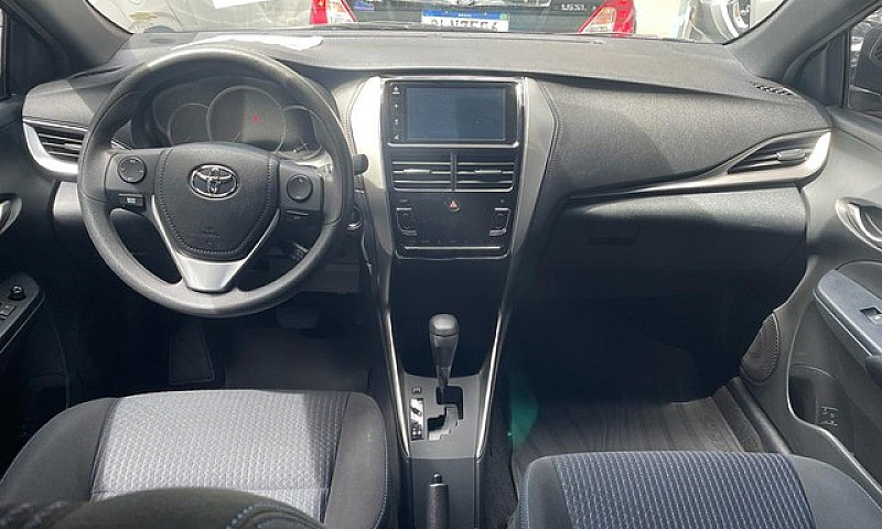 Toyota Yaris 1.5 16V...