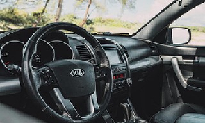 Kia Sorento V6...