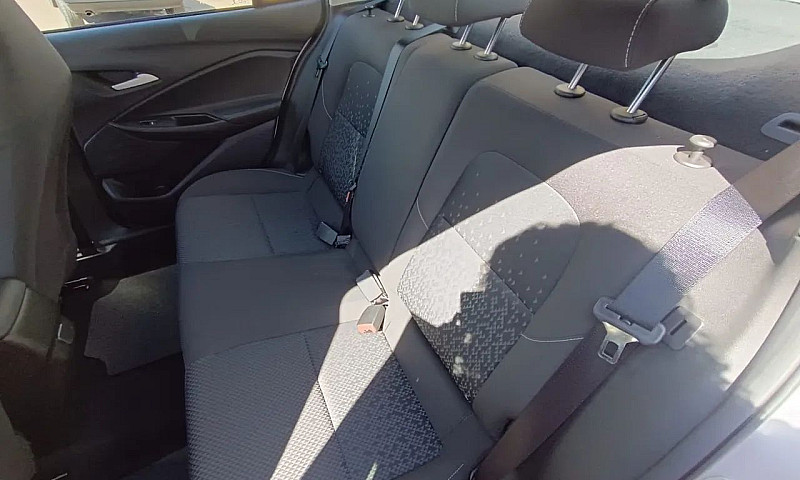 Chevrolet Onix Sedan...