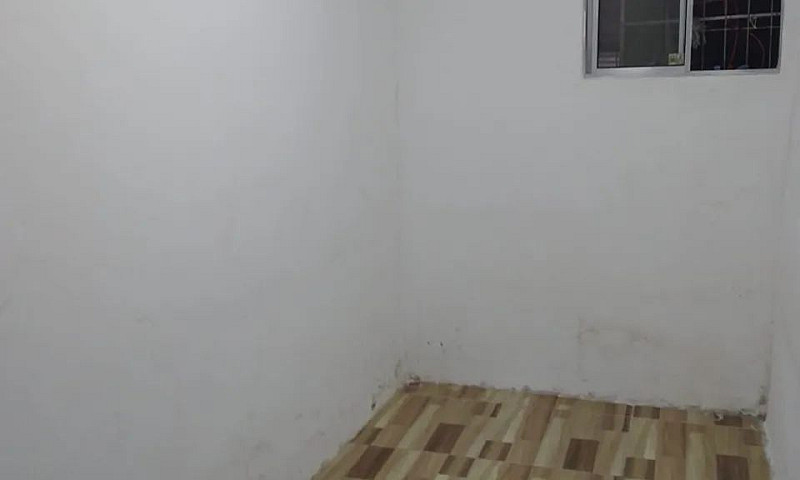 Alugo Casa No Bomfim...