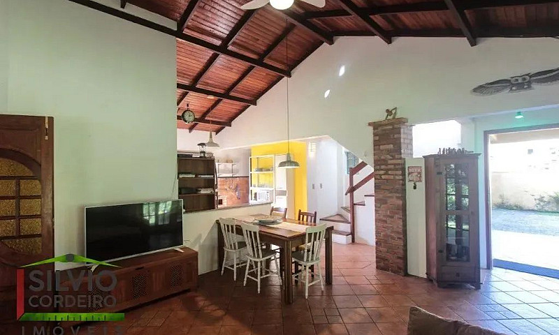 Casa Com Acesso Excl...