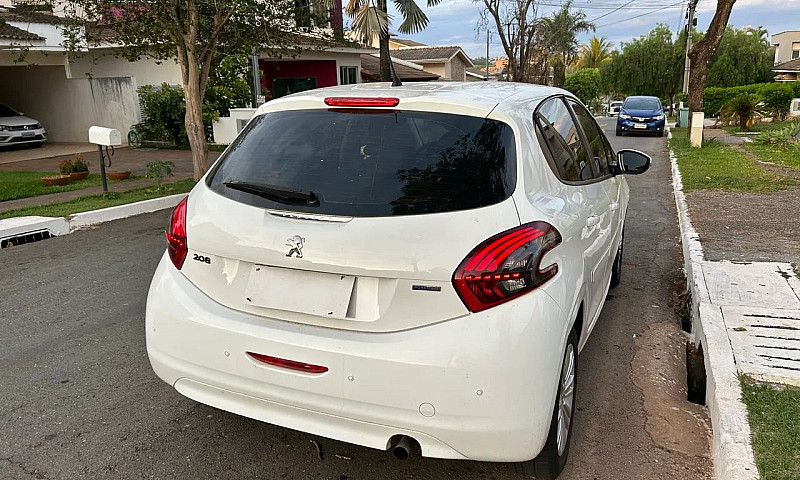 Peugeot 208 Active P...