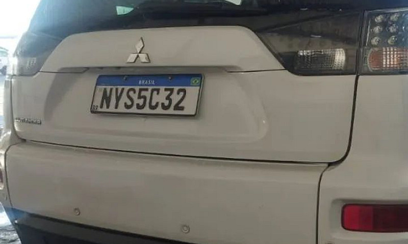 Mitsubishi Outlander...