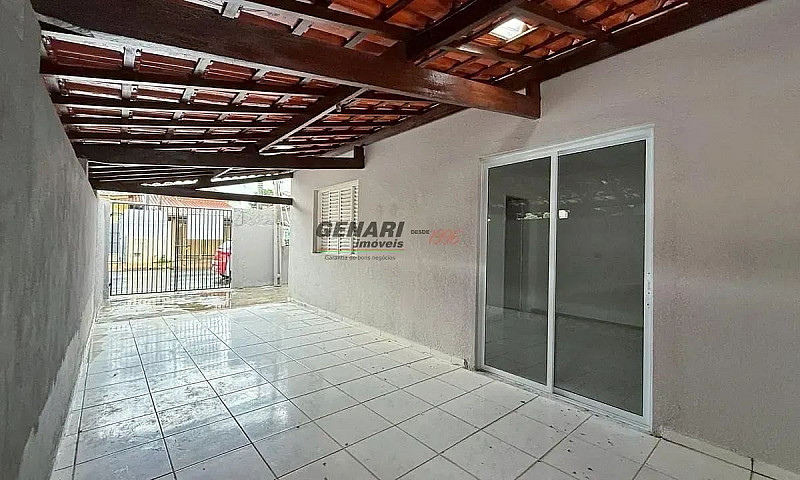 Casa Com 3 Quartos À...