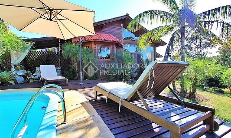 Casa À Venda Com 3 D...