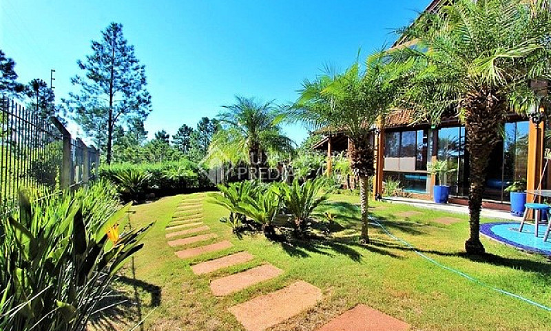 Casa À Venda Com 3 D...