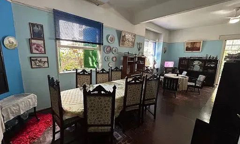 Casa Com 6 Dormitóri...