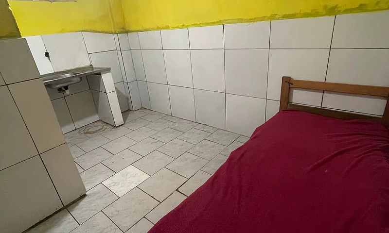 Aluga-Se Quarto Para...