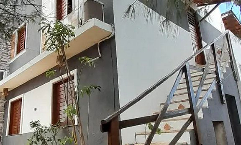 Casa Com 2 Apartamen...