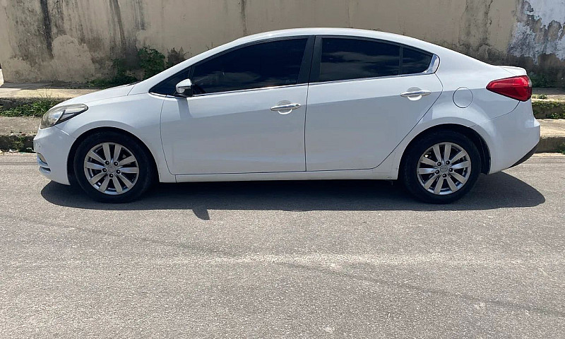 Kia Motors Cerato 1....