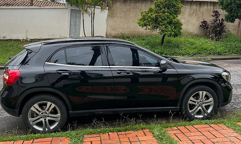 Mercedes-Benz Gla 20...
