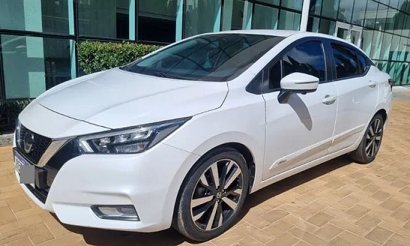 Nissan Versa Exclusi...