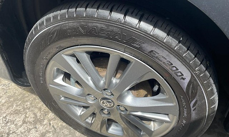 Toyota Yaris 1.5 16V...