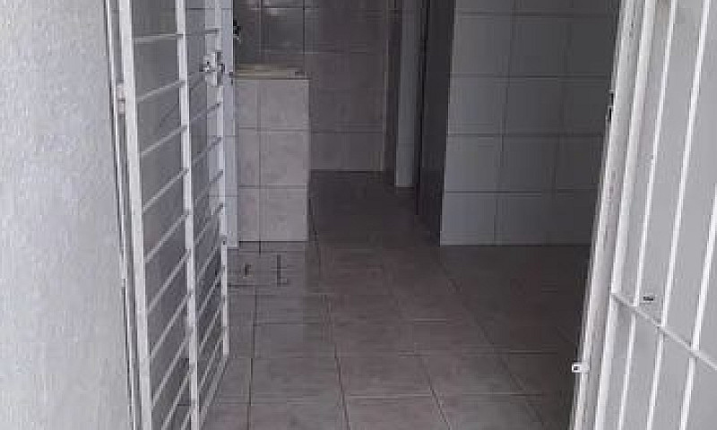 Alugo Casa Com 2 Qua...