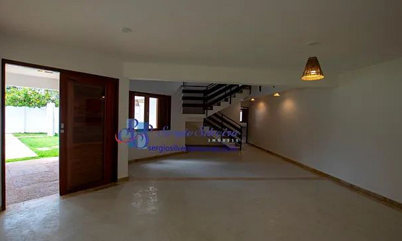 Casa Ampla Com 4 Suí...