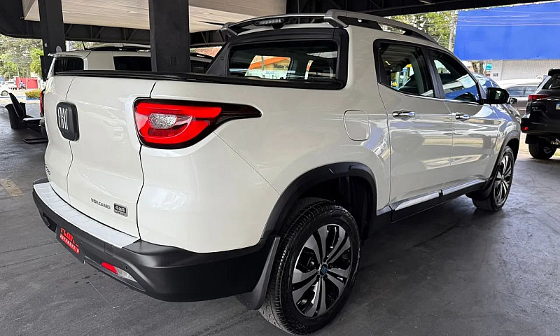 Fiat Toro Volcano 2....