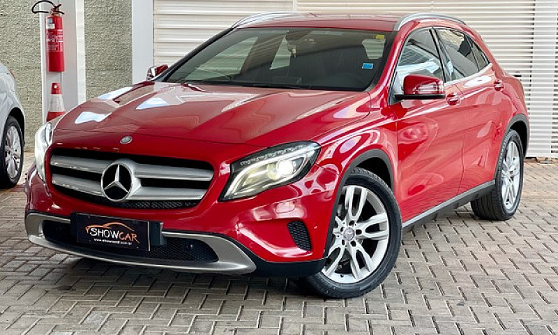 Mercedes-Benz Gla200...