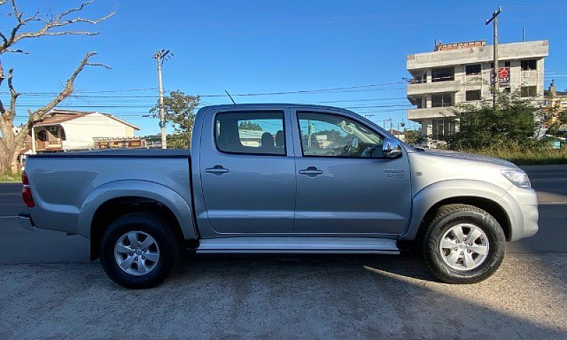 Toyota Hilux Cd...