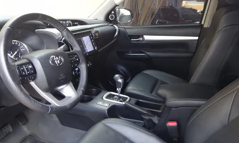 Toyota Hilux Hilux C...