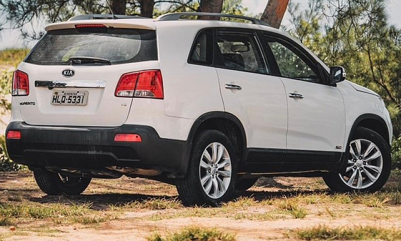 Kia Sorento V6...