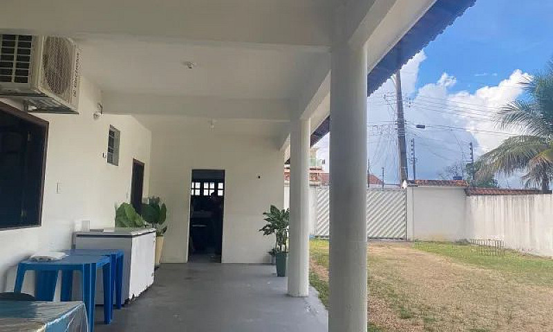Aluga-Se Casa 335 M2...